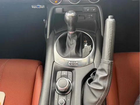 Mazda MX-5 (Roadster)