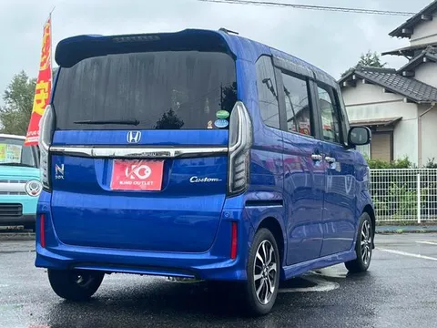 Honda N-BOX Custom