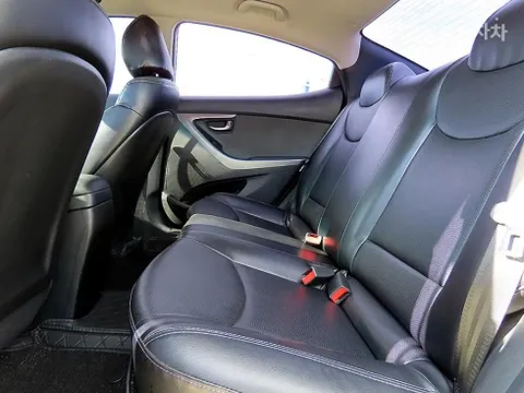 Hyundai Elantra (Avante)