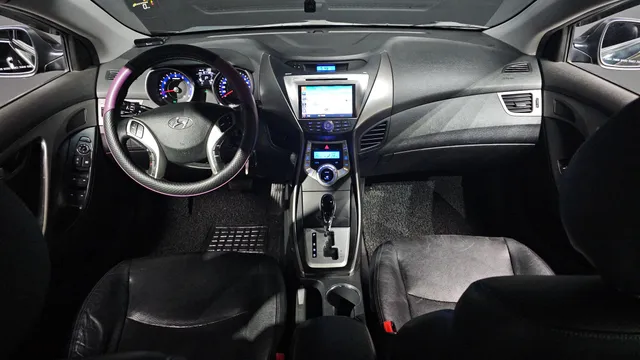 Hyundai Elantra (Avante)