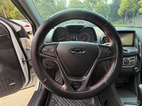 Chery Arrizo 5