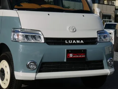 Toyota TownAce Van