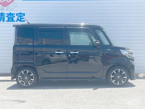 Suzuki Spacia Custom