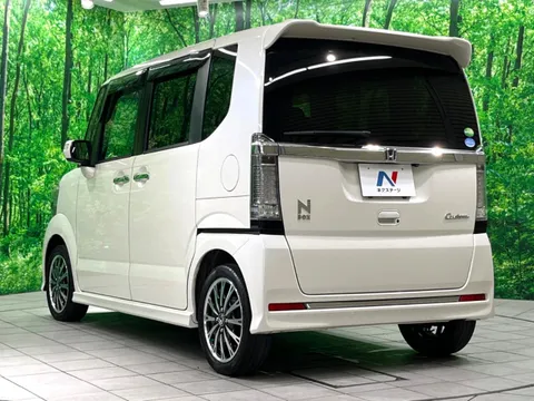 Honda N-BOX Custom
