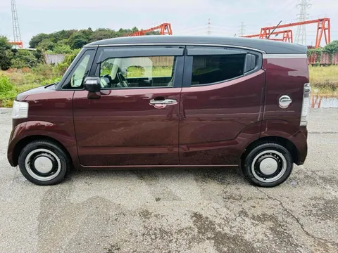 Honda N-BOX Slash