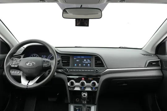 Hyundai Elantra (Avante)