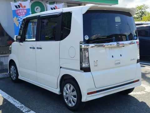 Honda N-BOX Custom
