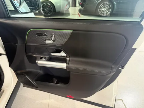 Mercedes-Benz Mercedes-Benz GLA