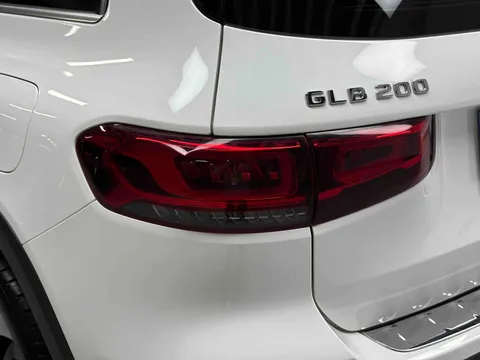Mercedes-Benz Mercedes-Benz GLB