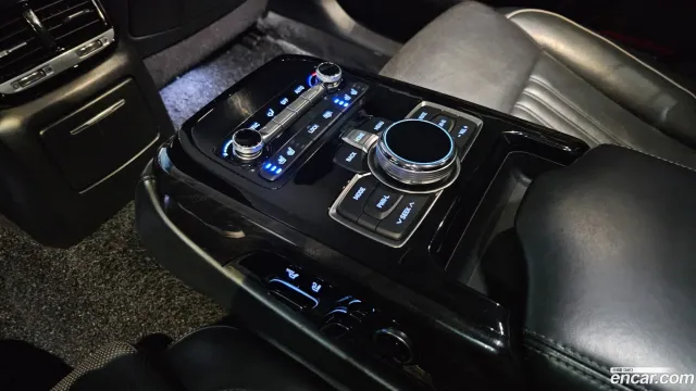 Genesis G90 (EQ900)