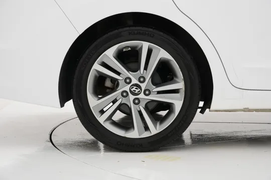 Hyundai Elantra (Avante)