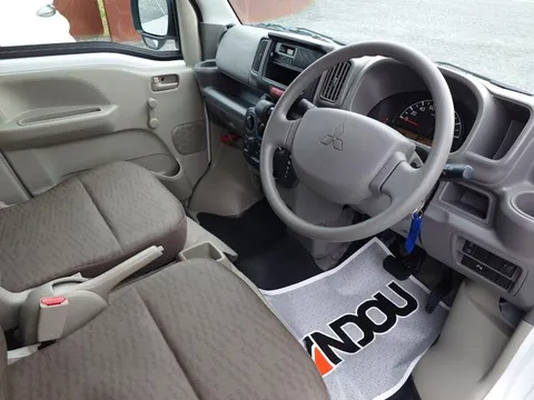 Mitsubishi Minicab Van