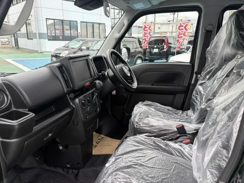 Nissan Clipper Van