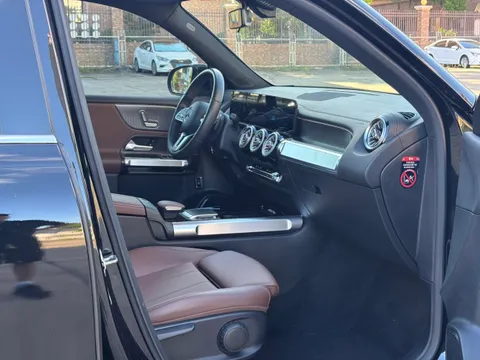 Mercedes-Benz Mercedes-Benz GLB