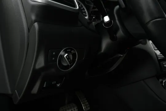 Infiniti Q30