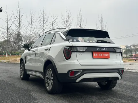 Lynk & Co 01