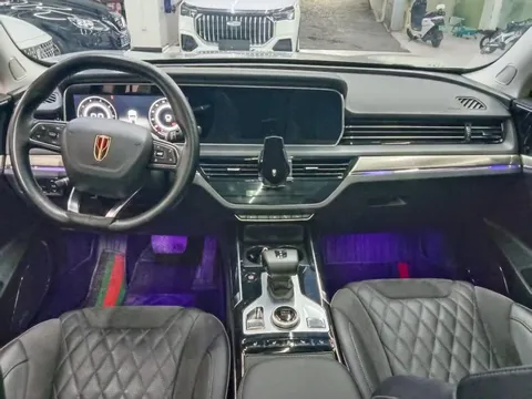 Hongqi HS5