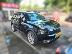 Lynk & Co 01
