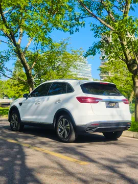 Hongqi HS5
