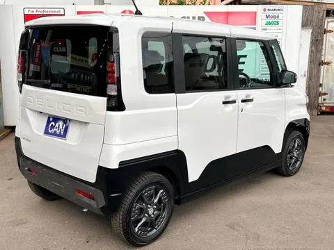 Mitsubishi Delica Mini
