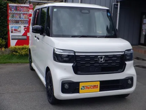Honda N-BOX Custom