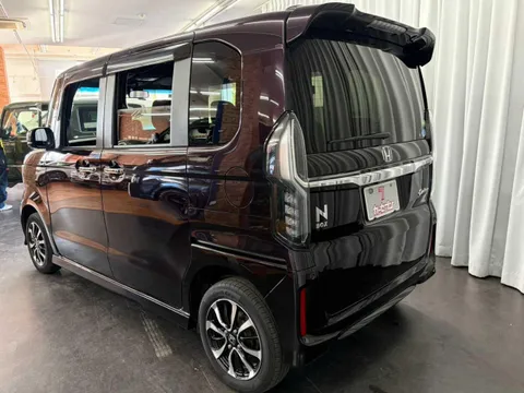 Honda N-BOX Custom