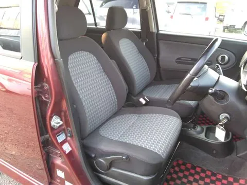 Daihatsu Mira Gino
