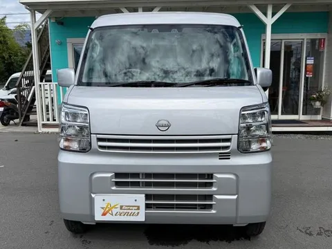 Nissan Clipper Van