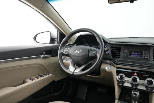 Hyundai Elantra (Avante)