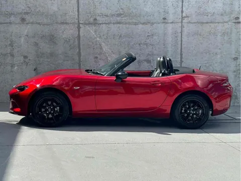 Mazda MX-5 (Roadster)