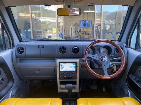 Daihatsu Naked
