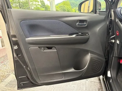 Mitsubishi eK X