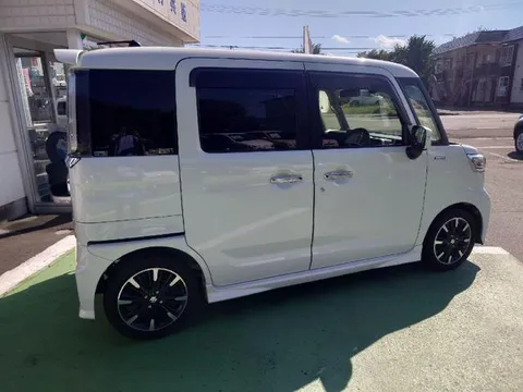 Suzuki Spacia Custom