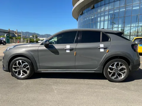 Lynk & Co Lynk & Co 02