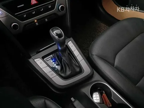 Hyundai Elantra (Avante)