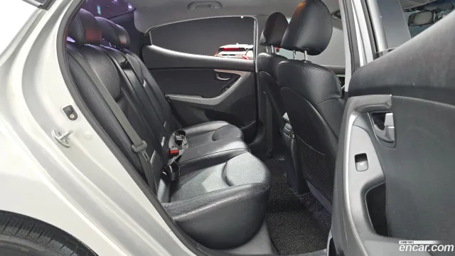 Hyundai Elantra (Avante)