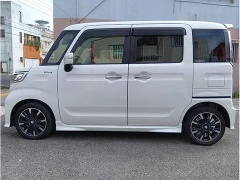 Suzuki Spacia