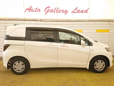 Honda Freed Spike
