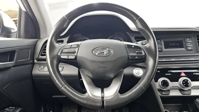 Hyundai Elantra (Avante)