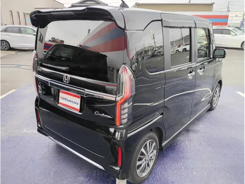 Honda N-BOX Custom