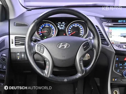 Hyundai Elantra (Avante)