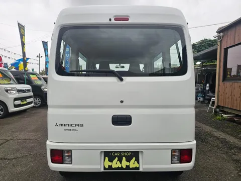 Mitsubishi Minicab Van