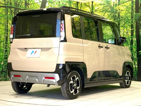 Mitsubishi Delica Mini