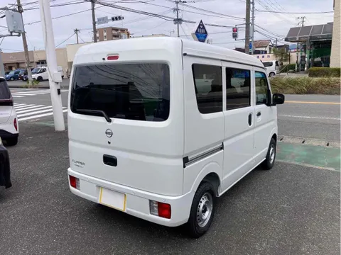 Nissan Clipper Van