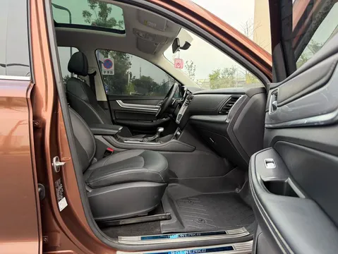 Roewe RX8