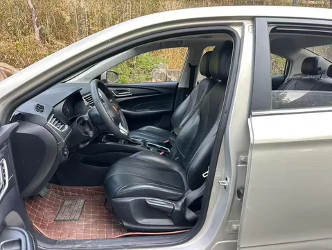 Roewe i5