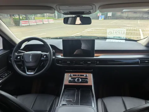 Lincoln Aviator