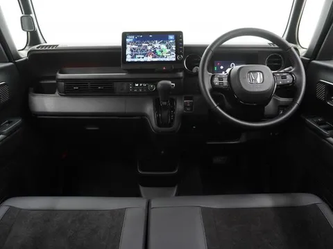 Honda N-BOX Custom