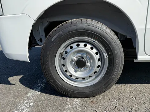 Nissan Clipper Van