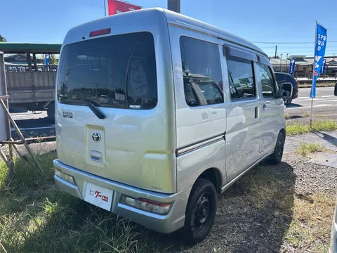 Toyota Pixis Van